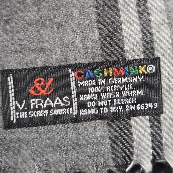 V. Fraas Women's Casmink Scarf Gray Red Black Plaid 100% Acrylic - Picture 3 of 3